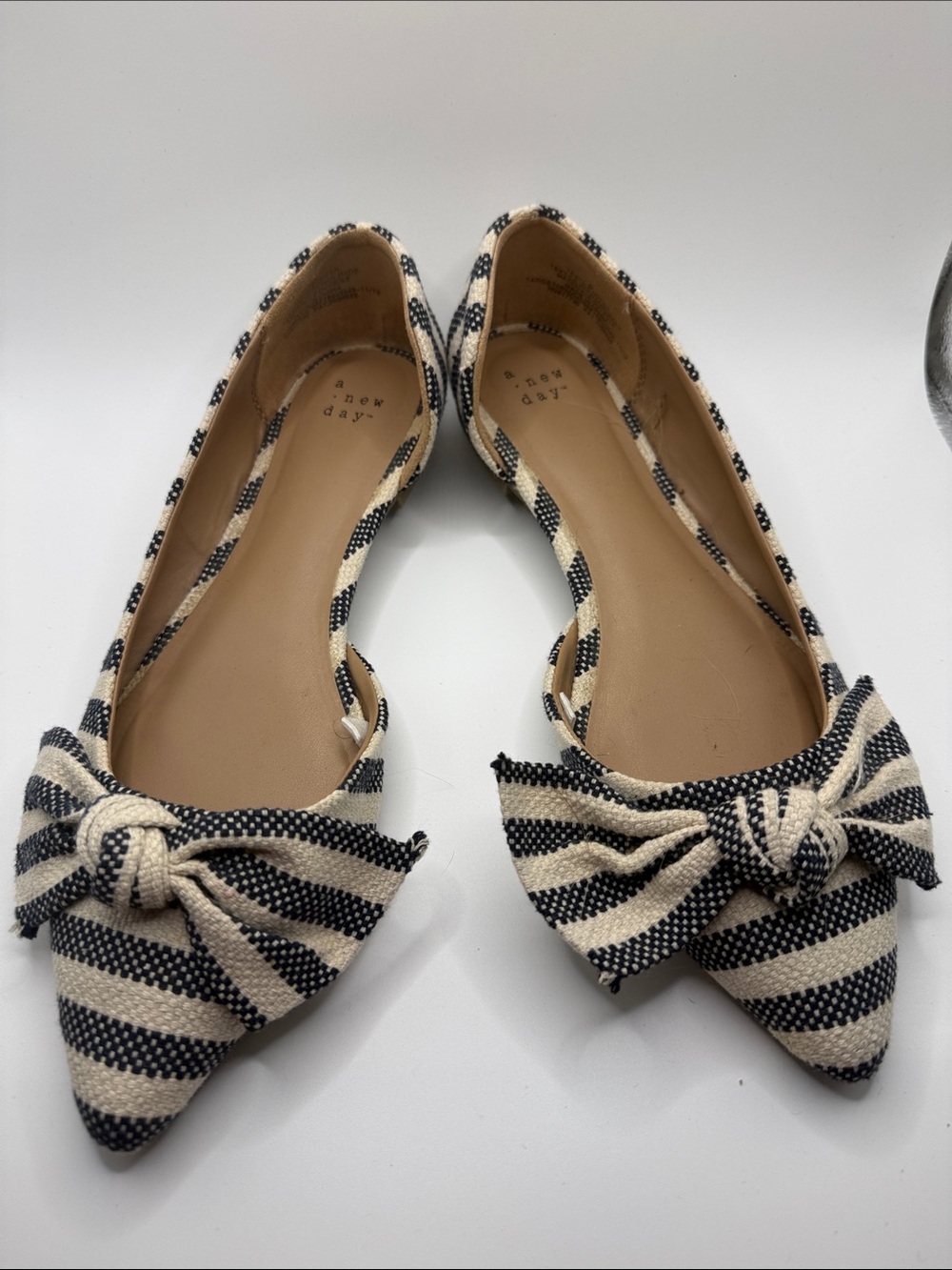 a new day Black and Cream Striped Pointed Toe Knot Flats